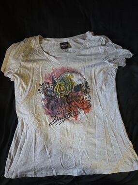 Harley-Davidson White Short Sleeve Tee with Colorful Skull & Roses Graphic